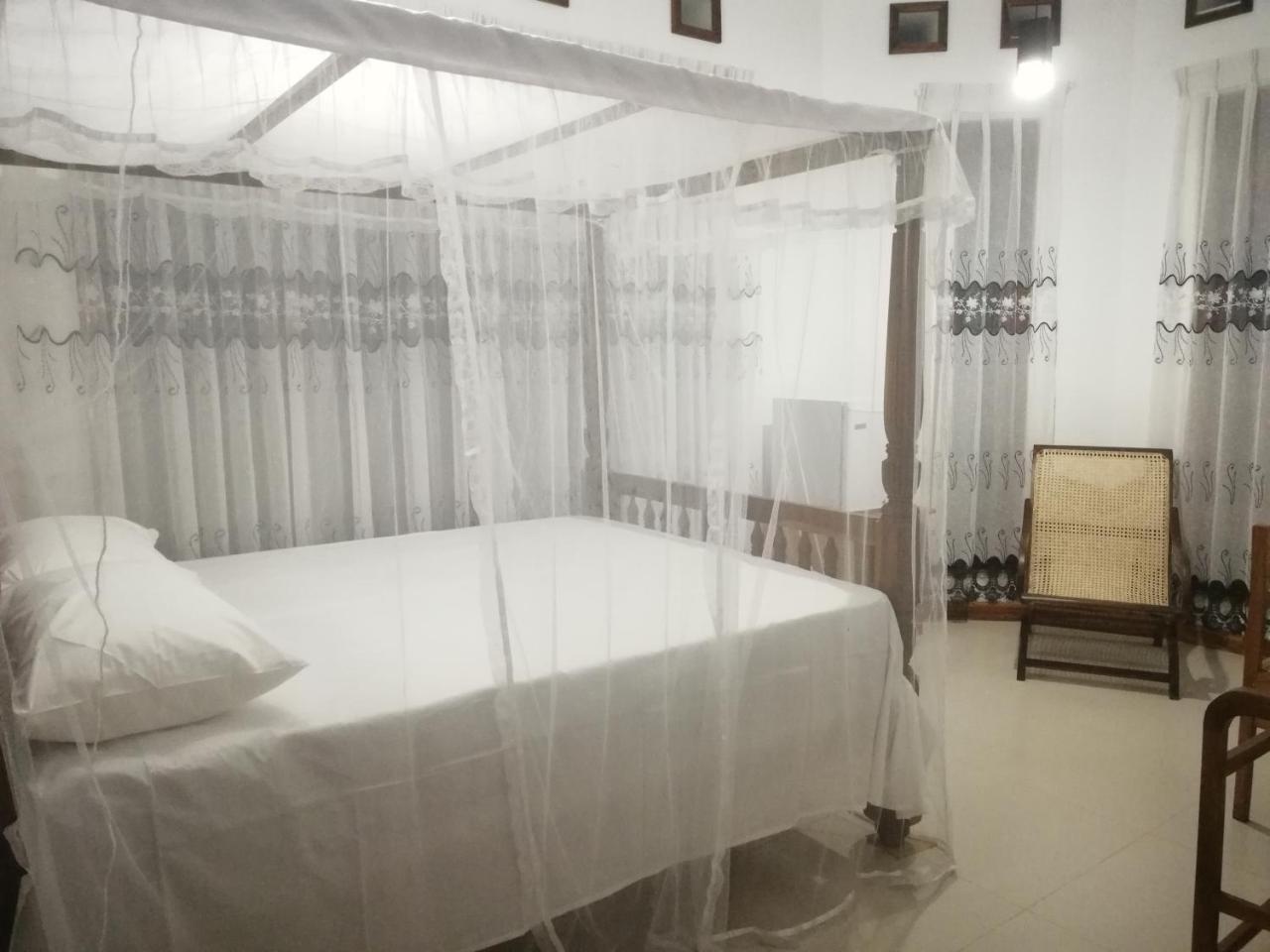 Bed and Breakfast Air Port 5 Minutes Super Clean Upul Negombo Exterior foto