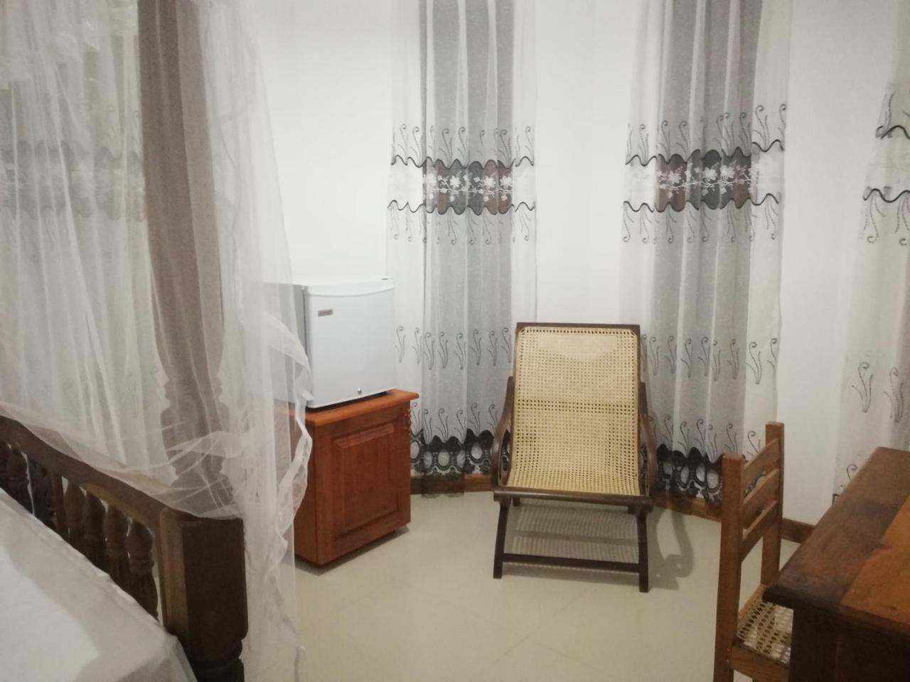 Bed and Breakfast Air Port 5 Minutes Super Clean Upul Negombo Exterior foto